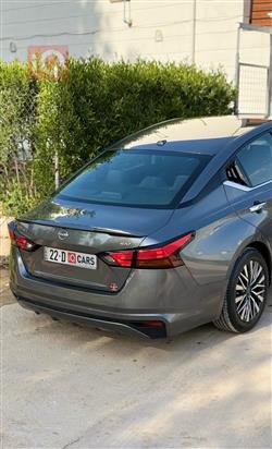 نيسان ألتيما